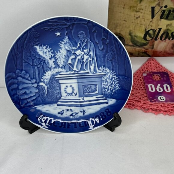 1988 Bing & Grondahl Porcelain Christmas Plate "The King's Garden in Copenhagen" - Picture 2 of 6